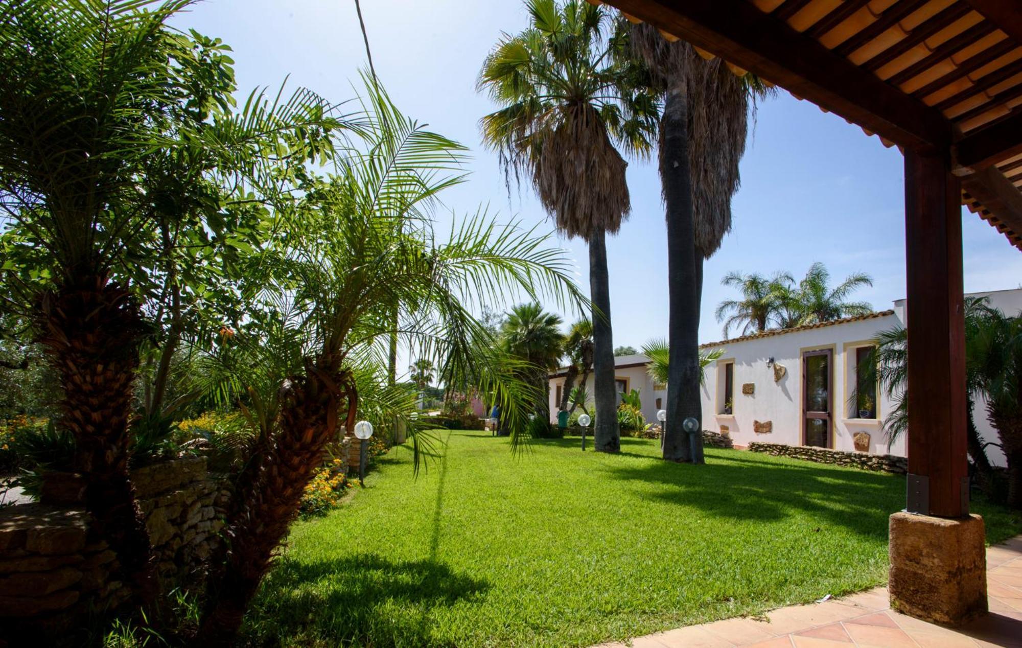 กาเซ ดี ลาโตมี Hotel Castelvetrano ภายนอก รูปภาพ