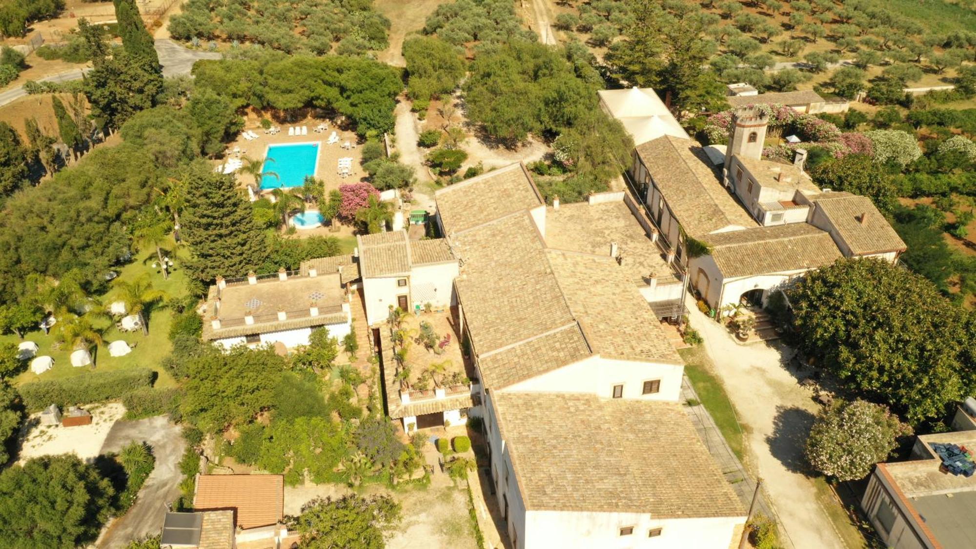กาเซ ดี ลาโตมี Hotel Castelvetrano ภายนอก รูปภาพ