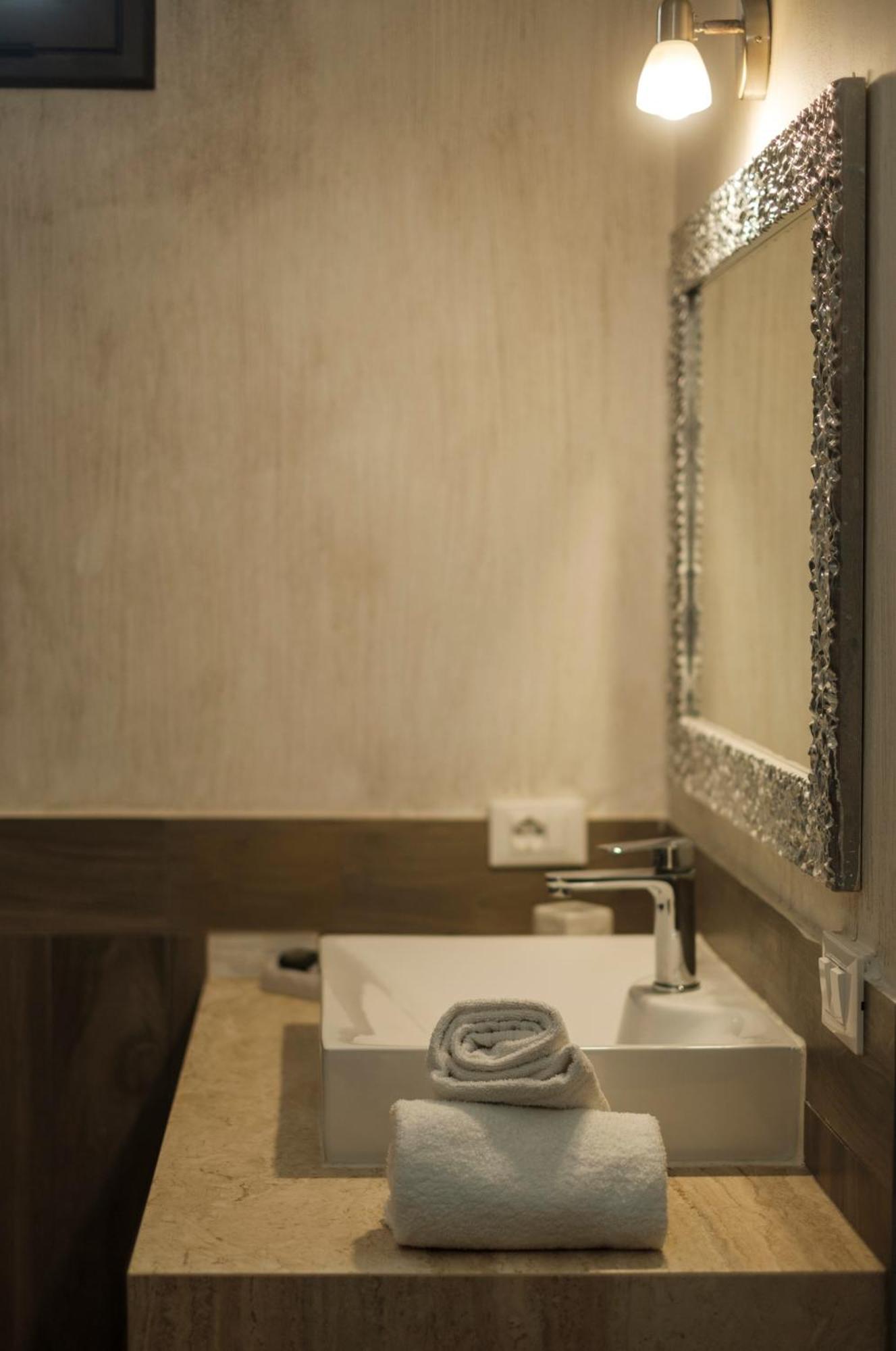 กาเซ ดี ลาโตมี Hotel Castelvetrano ภายนอก รูปภาพ