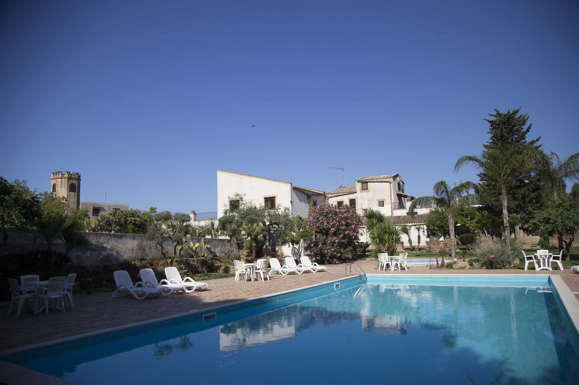 กาเซ ดี ลาโตมี Hotel Castelvetrano ภายนอก รูปภาพ